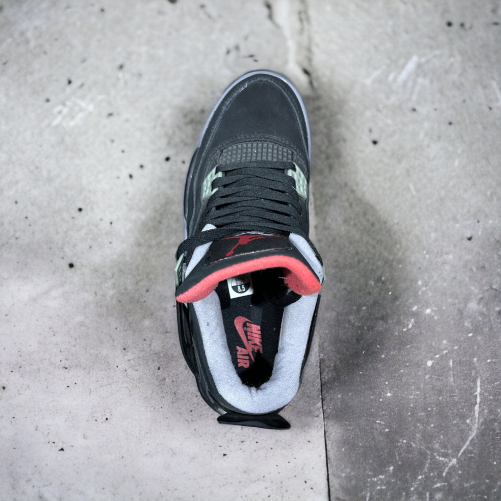 Nike Air Jordan 4 • Black/Red