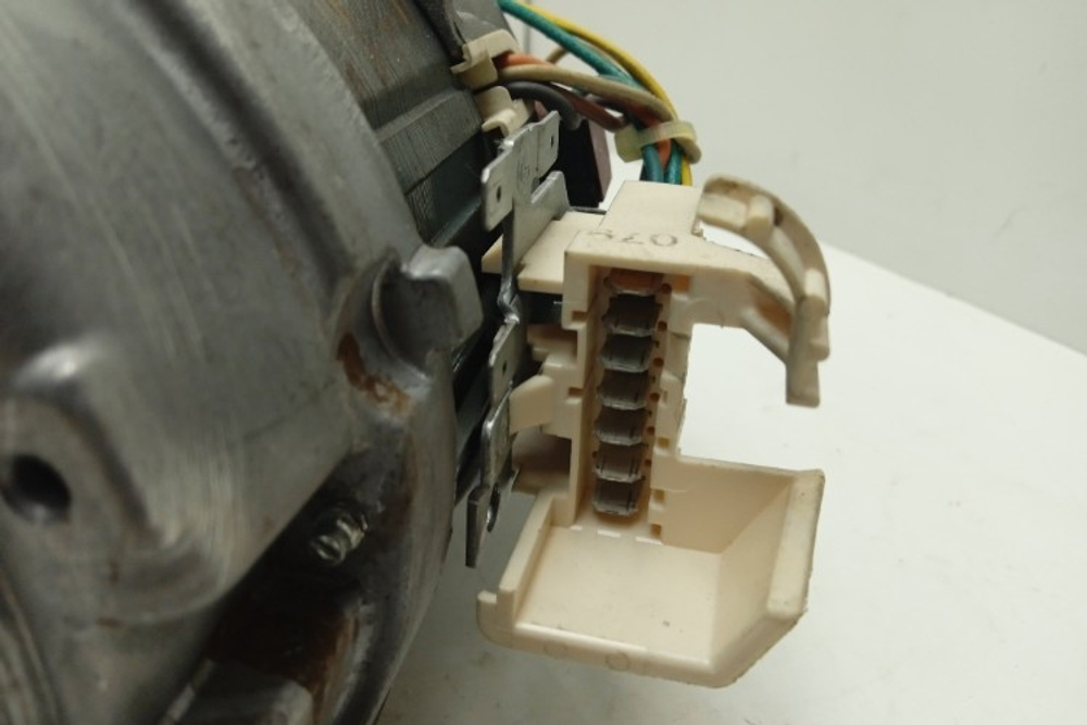 EWS1254E  кт145 Двигатель 7 контактов для стиральной машины Electrolux EWS1254E б/у