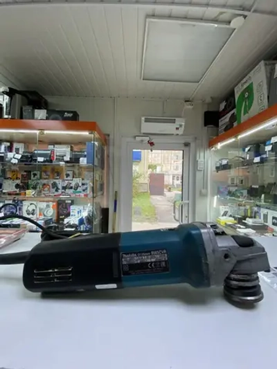 Болгарка (УШМ) Makita 9565CVR