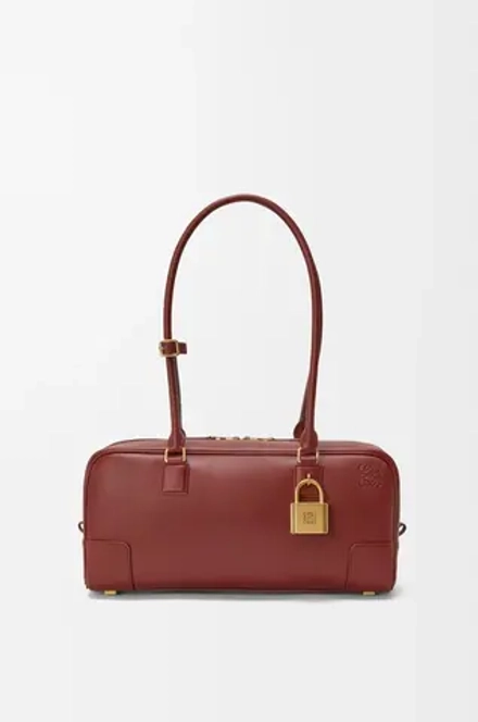 Loewe Укороченная сумка Amazona 31 из блестящей телячьей кожи, красное дерево