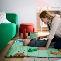 IKEA SANDBI  (ИКЕА САНДБИ)  -  Развивающий коврик - скандинавская природа/разноцветный 100х100 см