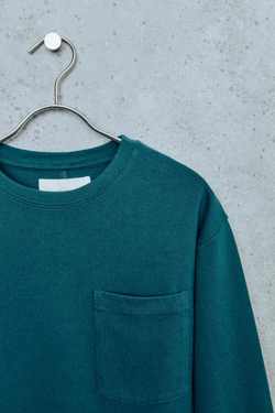 ZARA STORIESZ — ФУТБОЛКА ИЗ ПЛОТНОГО ХЛОПКА С ЭФФЕКТОМ ПОТЕРТОСТИ, ОКЕАНСКИЙ СИНИЙ