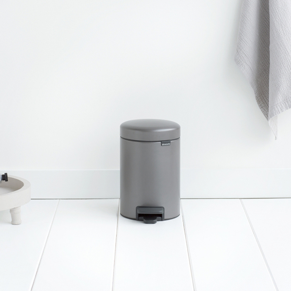 Ведро Brabantia NewIcon 3л платиновое в интерьере