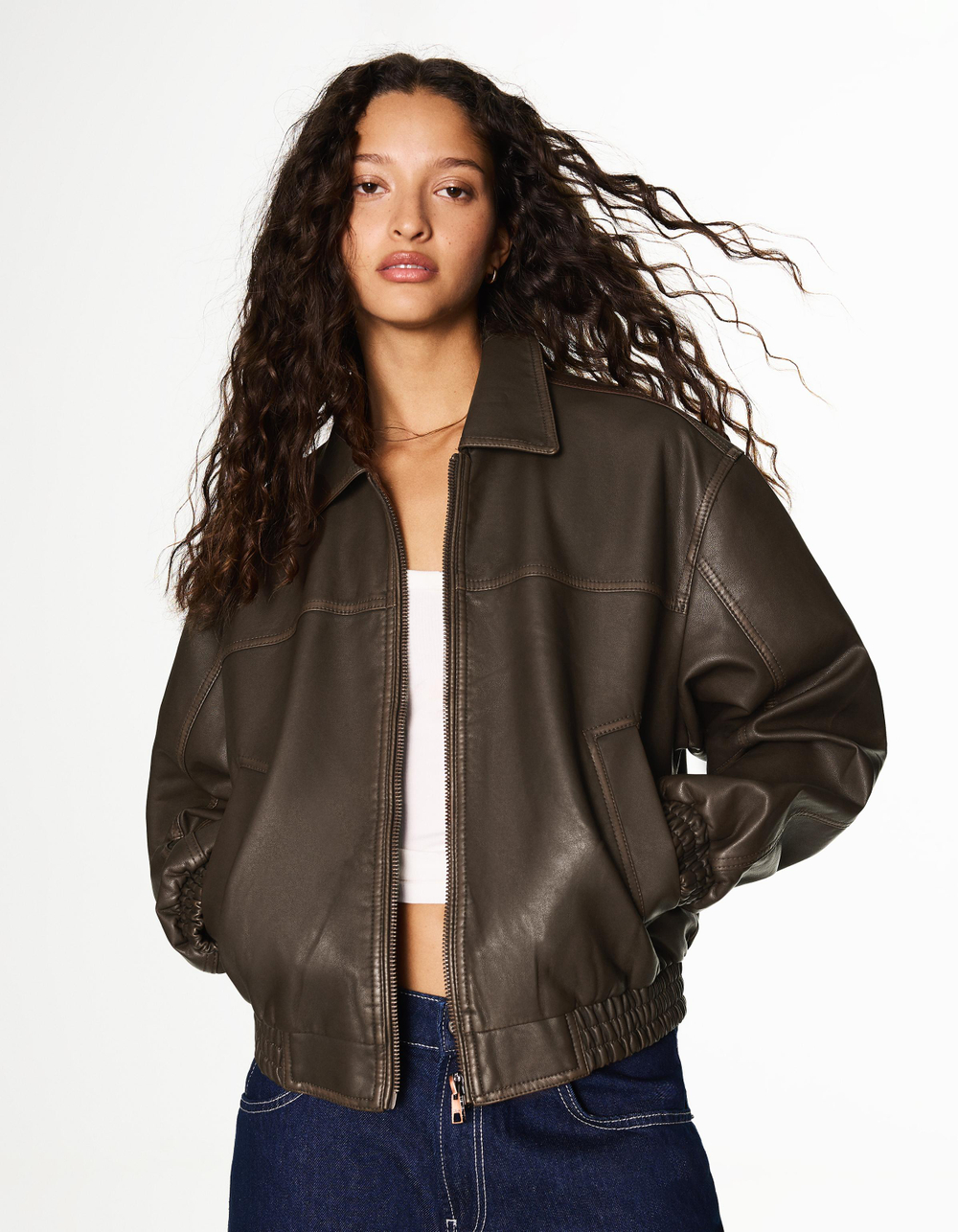 Женская куртка из искусственной кожи оверсайз - BERSHKA