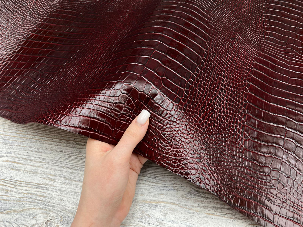 Crocco Bagon Burgundy (0,8-1,0 мм), цв. Бордовый, натуральная кожа