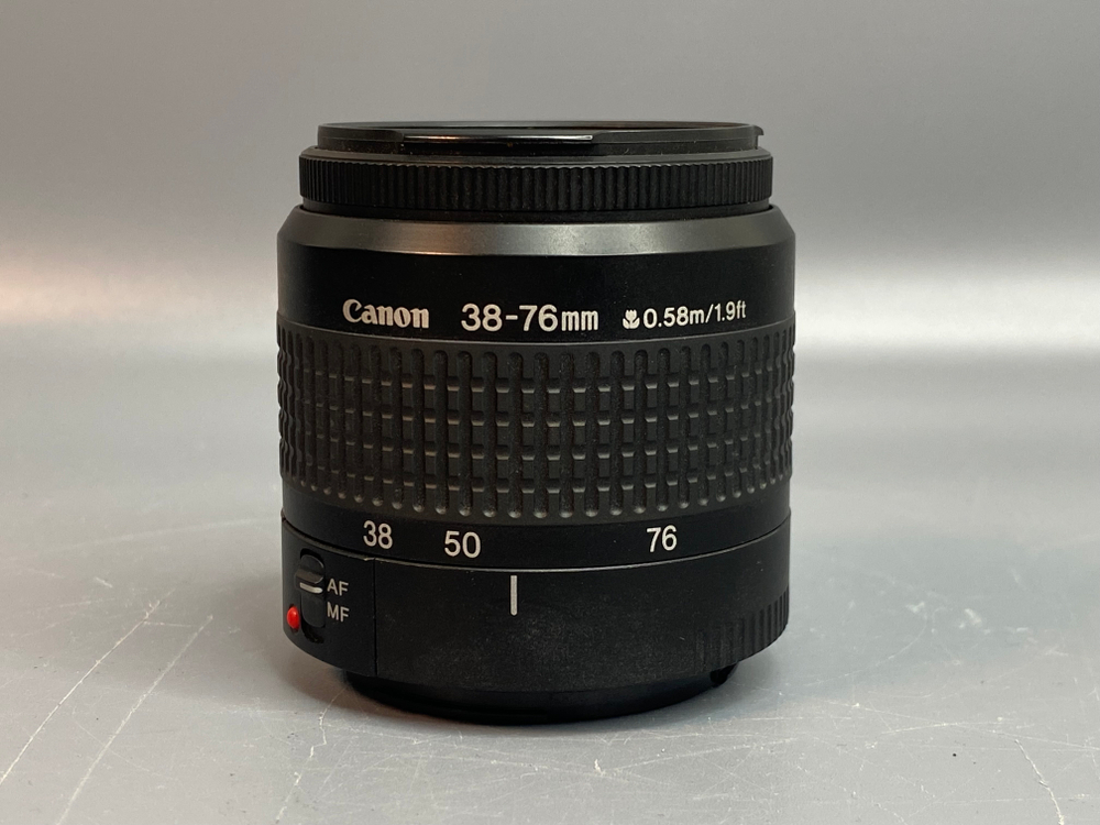Canon EOS 3000 kit EF 38-76mm 4.5-5.6