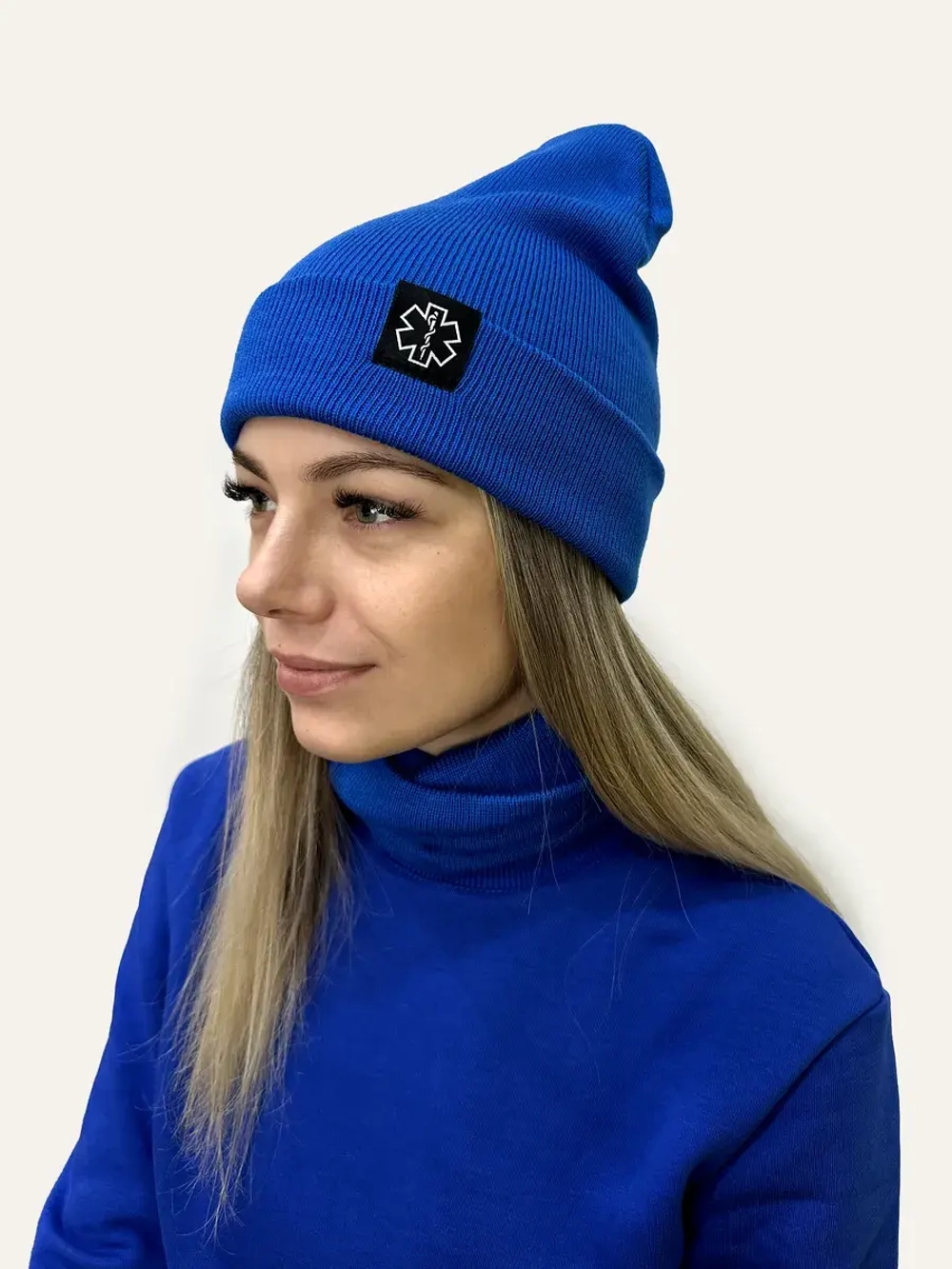 Шапка со снудом Скорая помощь