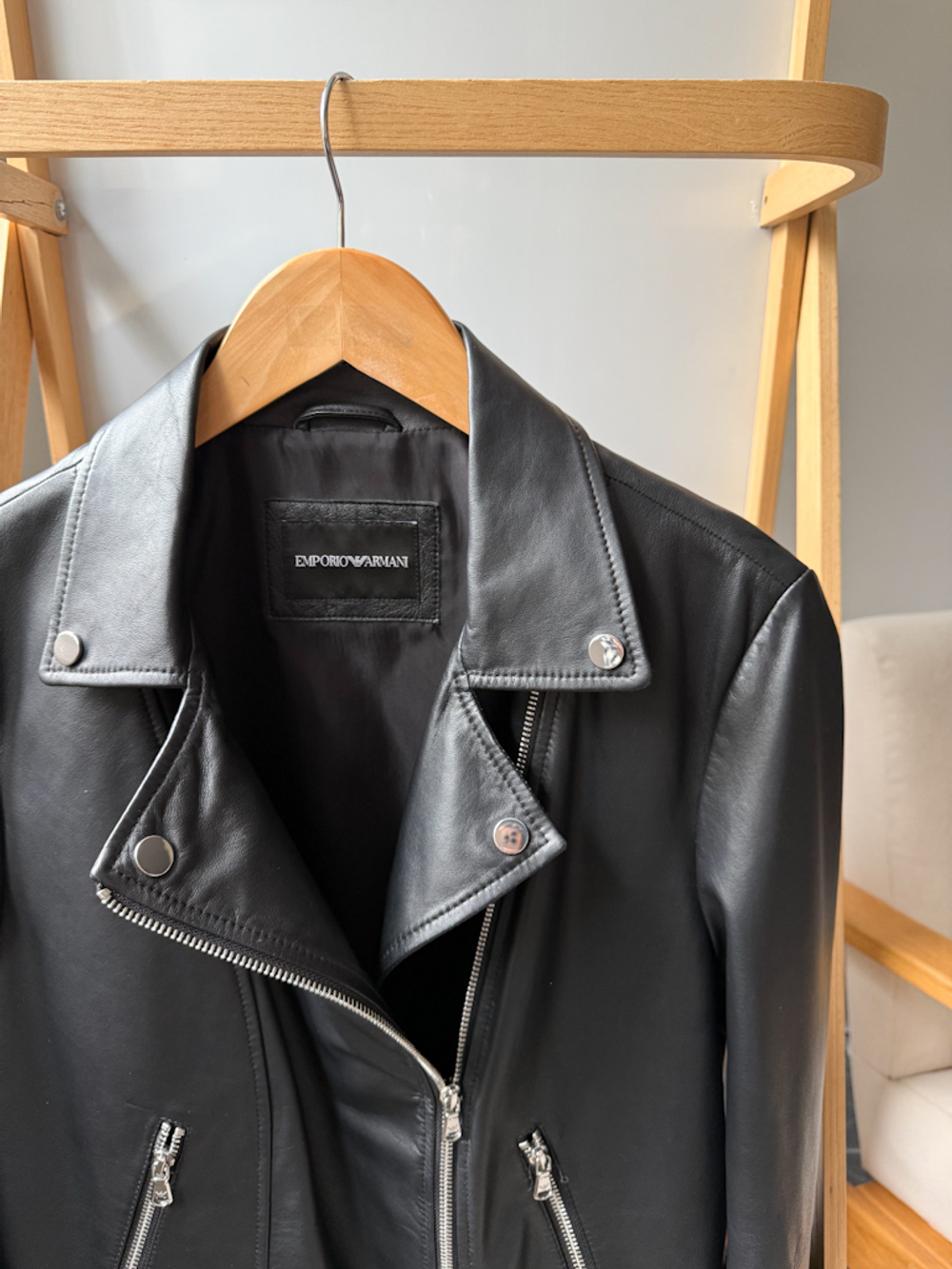 Новая кожаная куртка Emporio Armani, S