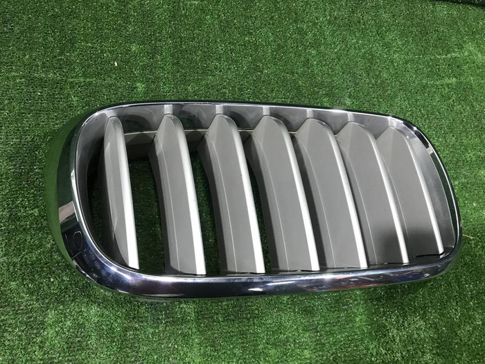Решетка радиатора правая BMW X5 F15 X6 F16 (13-18)