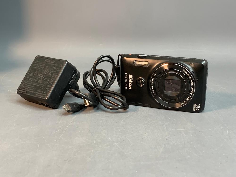 Nikon Coolpix S6900