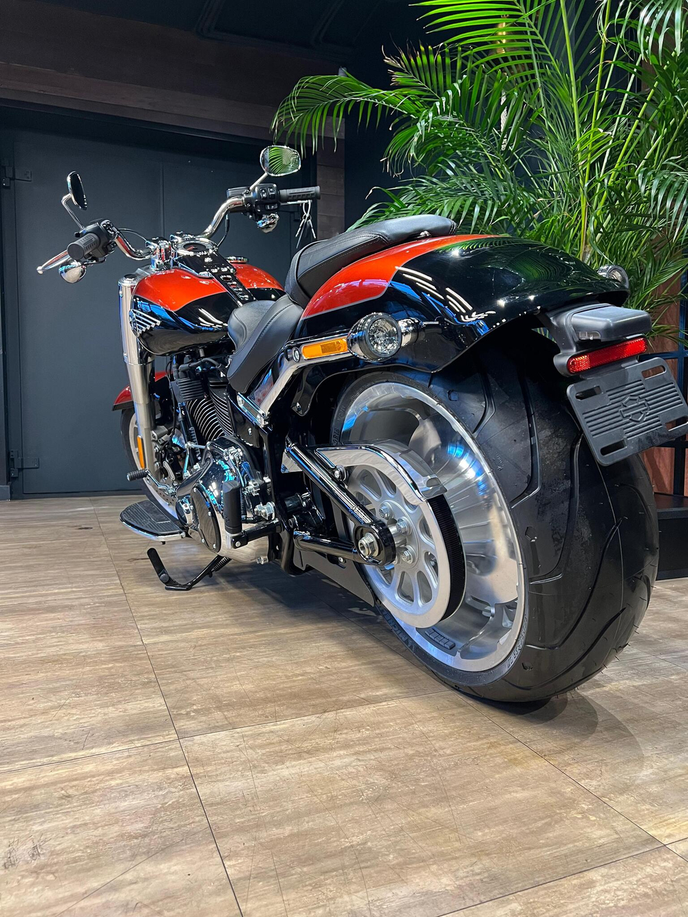 Harley-Davidson Fat Boy (Whiskey Fire/Black) 2025