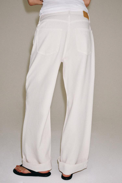ZARA ДЖИНСЫ BAGGY СО СРЕДНЕЙ ПОСАДКОЙ — ZW COLLECTION, ЖЕЛТОВАТО-БЕЛЫЙ