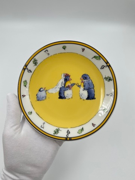 Тарелка «Penguin Village» Narumi