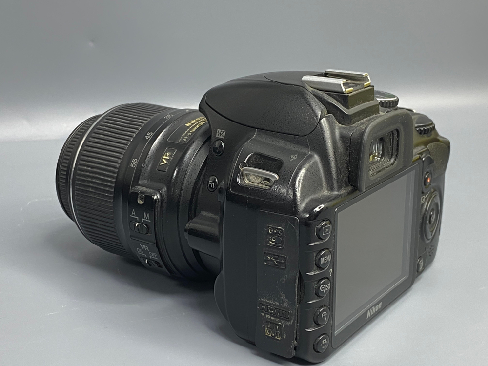 Nikon D3100 Kit 18–55mm — 97 000 кадров