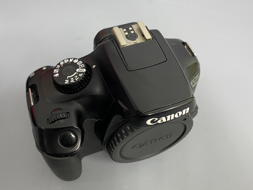 Canon EOS 4000D Kit 18-55mm 3.5-5.6 III сломан фиксатор карты памяти