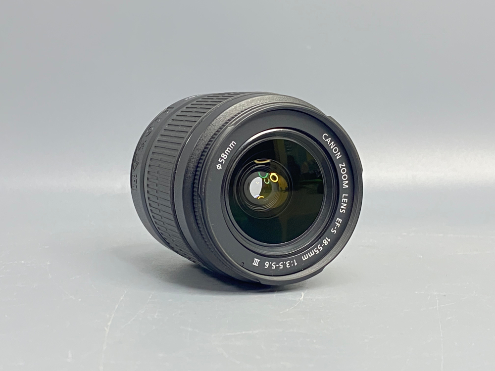 Canon EOS 2000D Kit 18-55mm 3.5-5.6 III 2.150 Кадров