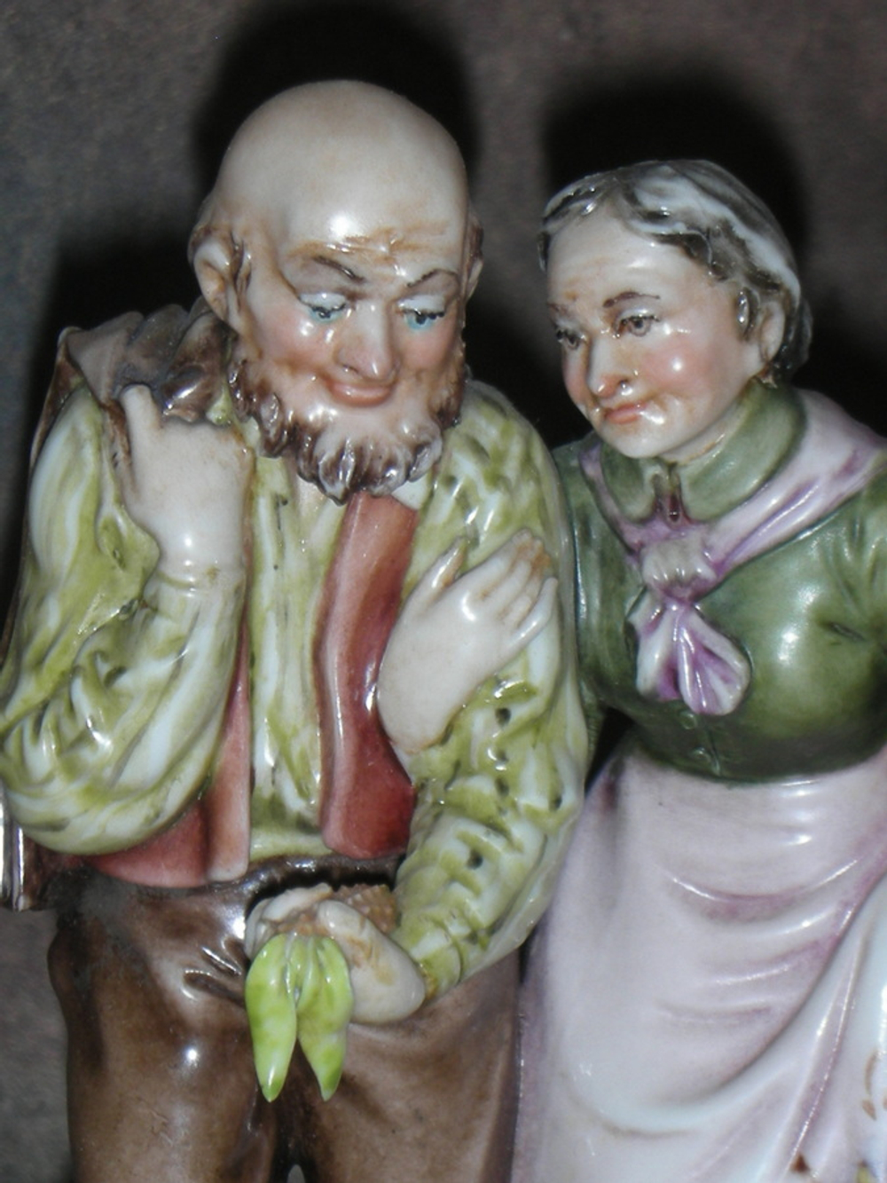 Статуэтка. Фарфор. Деревенская чета. Capodimonte. Италия