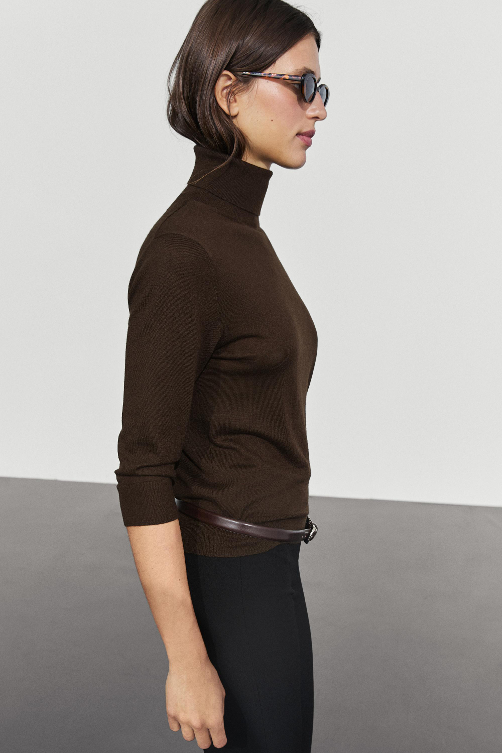 Massimo Dutti Трикотажный свитер из шерсти с высоким воротником, шоколадный