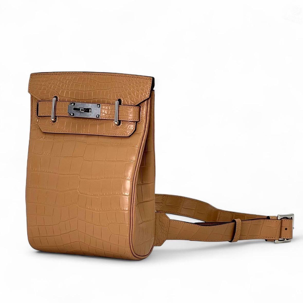 Нагрудная сумка-слинг Hermes из кожи крокодила