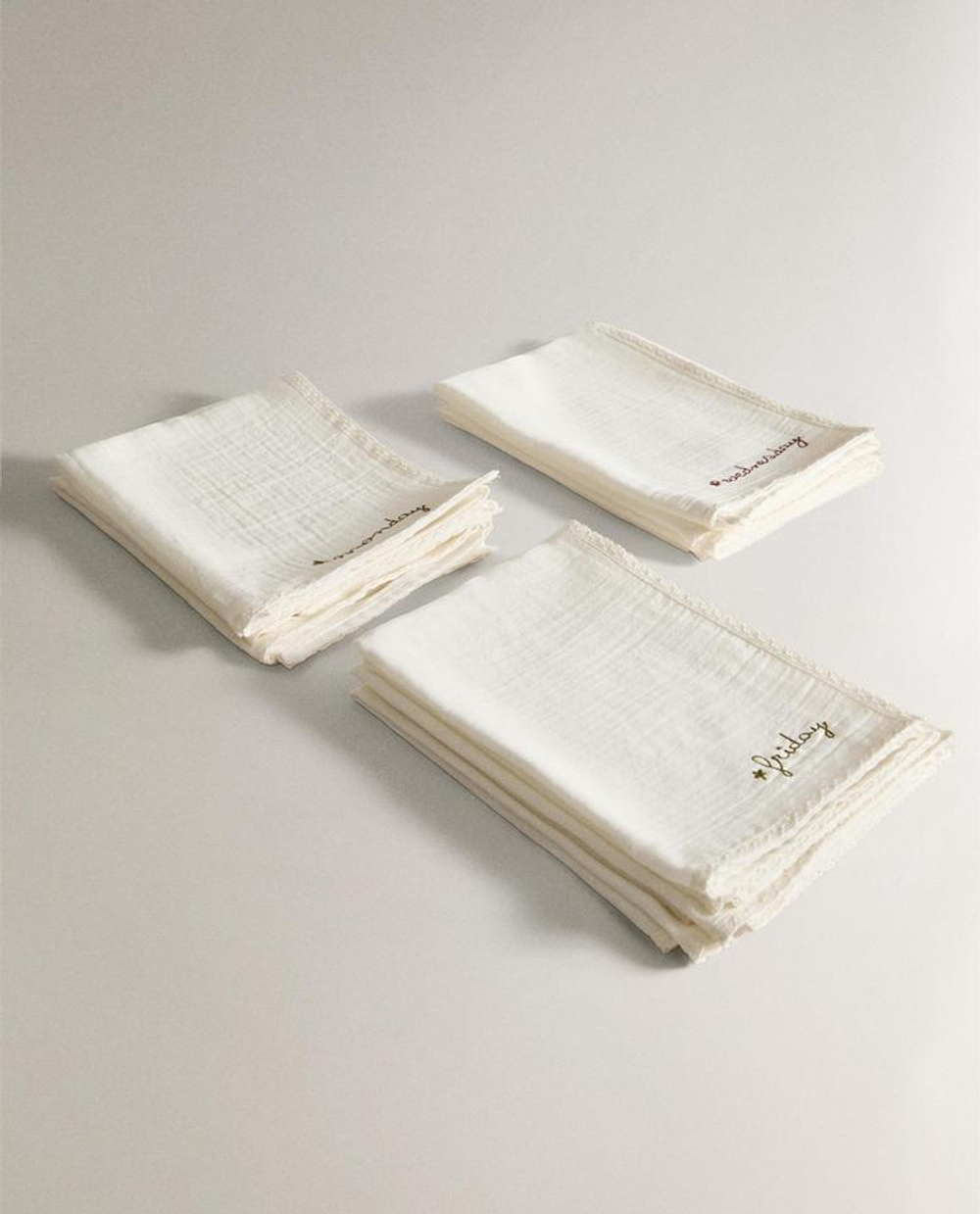 ZARA HOME ДЕТСКИЕ МУСЛИНОВЫЕ ПЕЛЕНКИ (7 ШТ.), ЖЕЛТОВАТО-БЕЛЫЙ