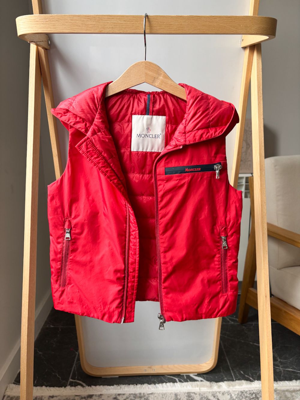 Пуховый жилет Moncler, 110-116