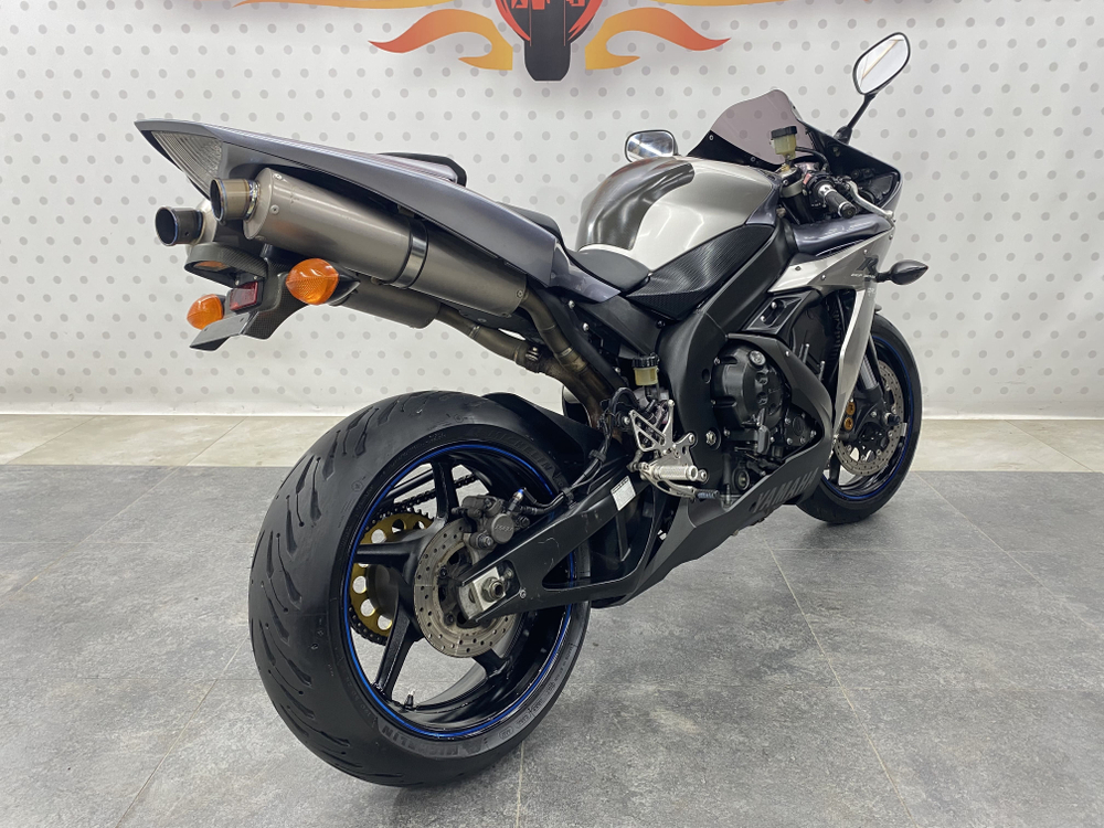 Yamaha YZF-R1 , 2004