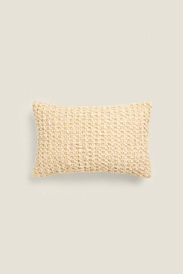 ZARA HOME ЧЕХОЛ ДЛЯ ДЕКОРАТИВНОЙ ПОДУШКИ С ВЫШИВКОЙ ИЗ РЕЛЬЕФНОЙ ТКАНИ, КРЕМОВЫЙ