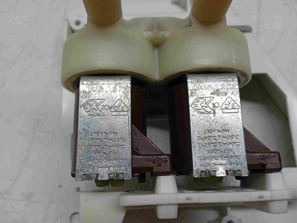 WS10X440 кт256 Клапан подачи воды стиральной машины Siemens WS10X440 б/у