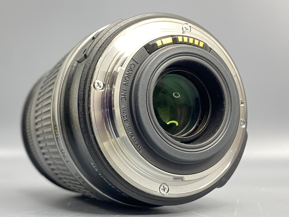 Canon EF-S 18-200mm 3.5-5.6 IS