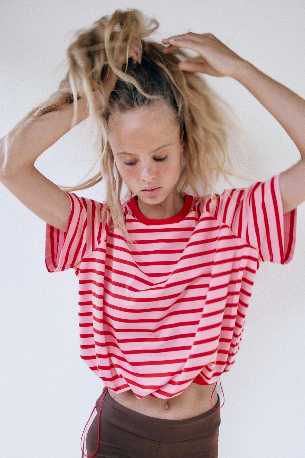 ФУТБОЛКА В ПОЛОСКУ СО СТОППЕРАМИ — ZARA