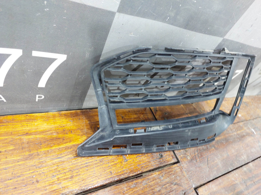 Решетка переднего бампера правая BMW 5 (G30) 16-20 Б/У Оригинал 51118064964