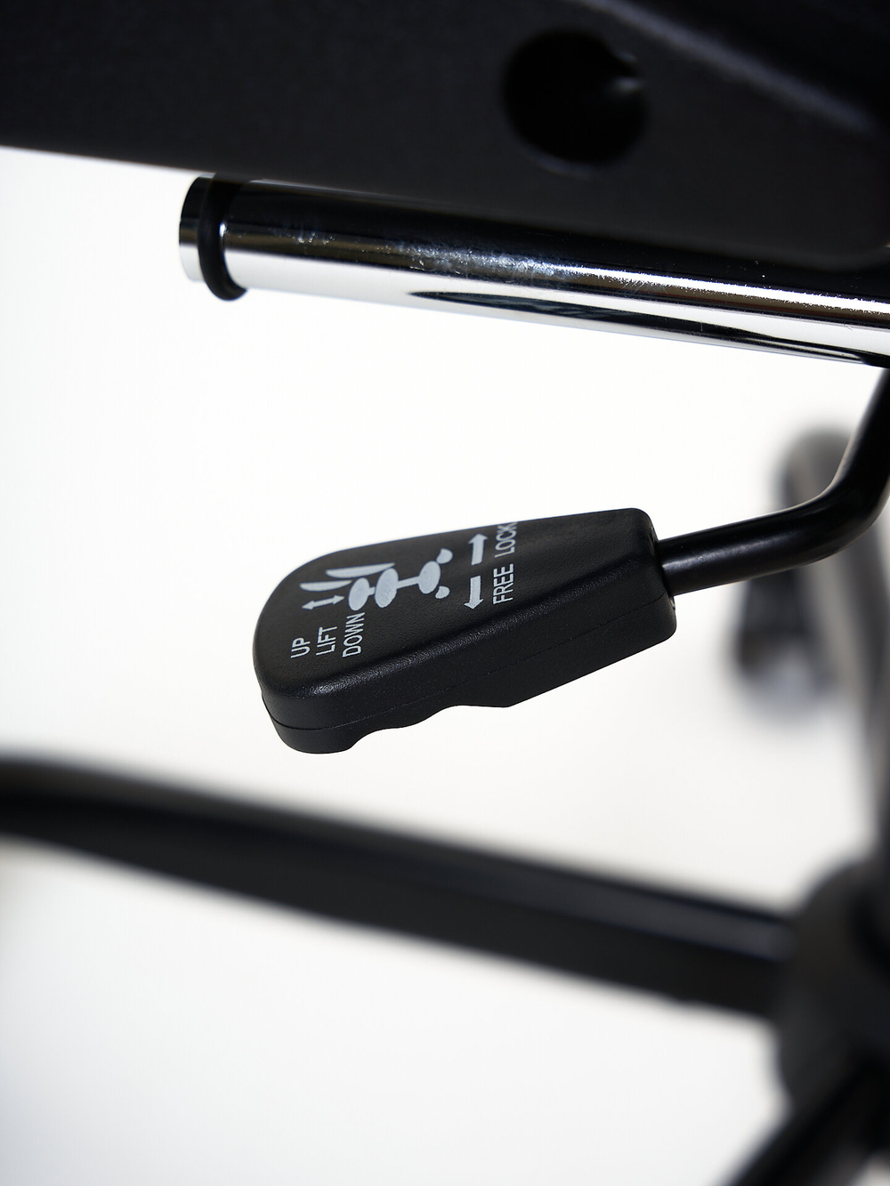 Игровое компьютерное кресло KRESLO COMFORT G-TRACER, экокожа, цвет: черно-розовый