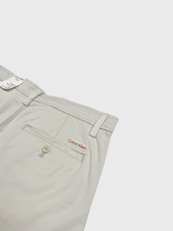 Брюки Calvin Klein Tapered Leg Cropped Chinos Chalk