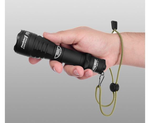 Тактический фонарь Armytek Predator Pro теплый свет