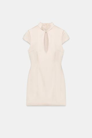 ZARA АТЛАСНОЕ МИНИ-ПЛАТЬЕ С РАЗРЕЗОМ, КОСТЯНОЙ