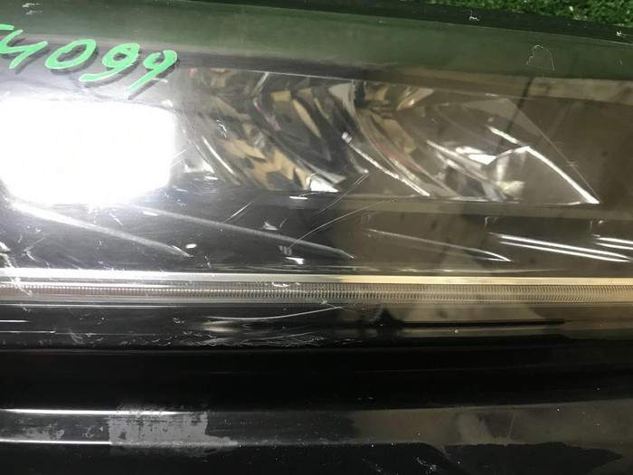 Фара правая Skoda Karoq (2017-2021) LED