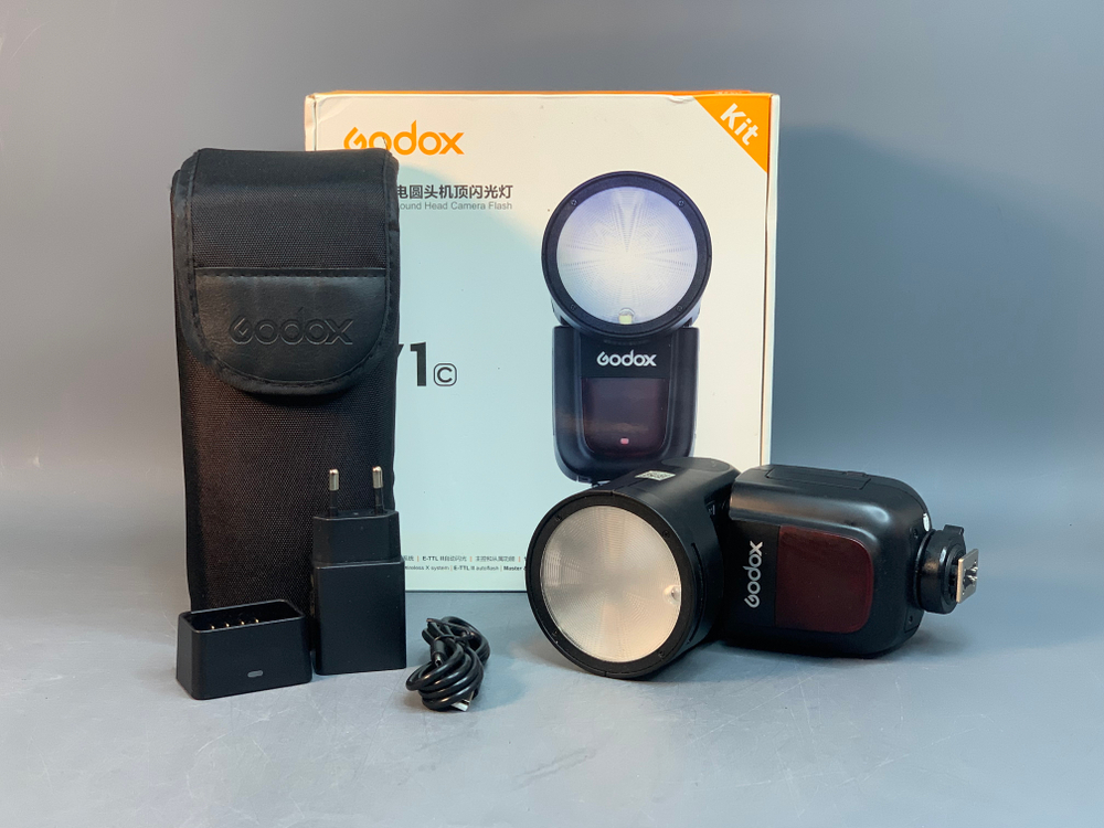 Godox V1C