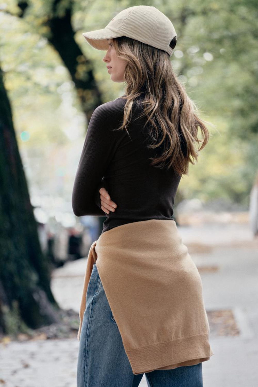 ZARA ФУТБОЛКА ИЗ ЛИОЦЕЛЛА С КРУГЛЫМ ВЫРЕЗОМ, ТЕМНО-БАКЛАЖАНОВЫЙ
