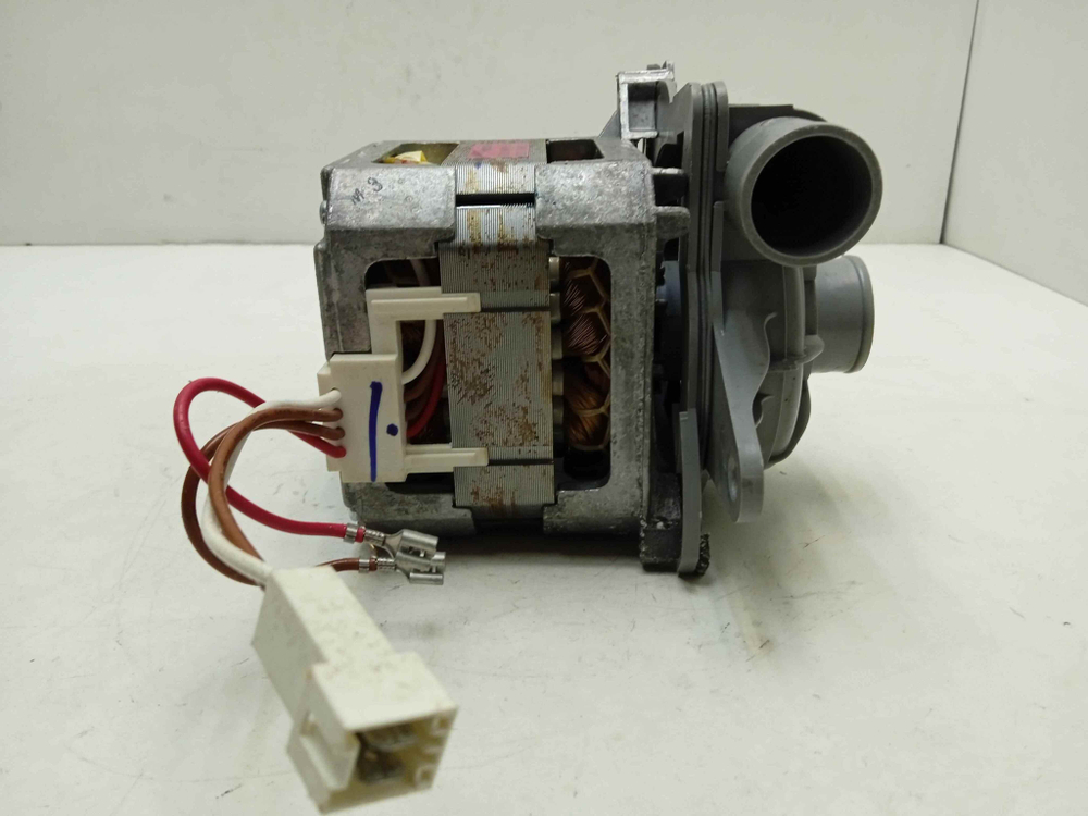 SGV43E43RU ктп21 Циркуляционный насос для посудомоечной машины Beko 121016 б/у