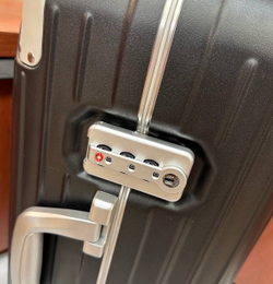 Чемодан Rimowa Hybrid