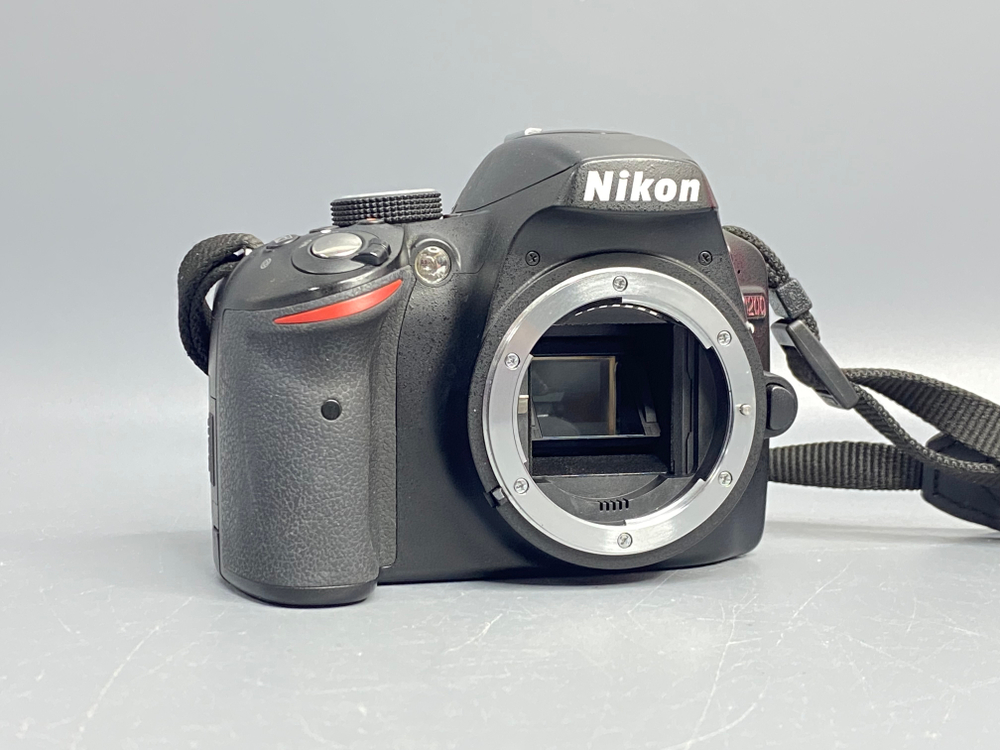 Nikon D3200 8.400 Кадров