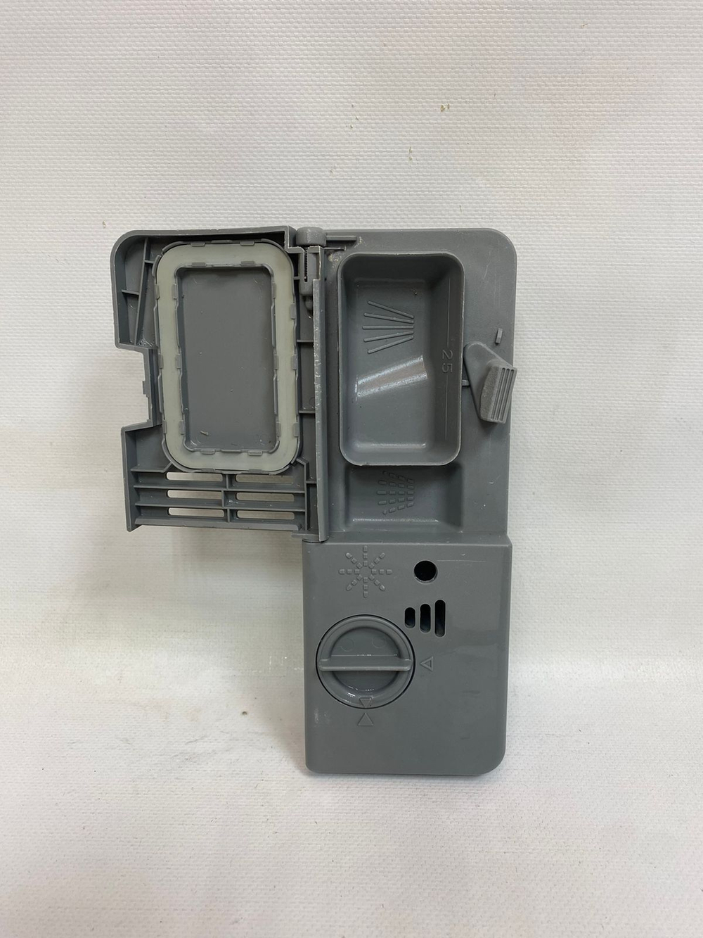 ADG555WH ктпд21 Дозатор моющих средств для посудомоечных машин Whirlpool 480140101068 б/у