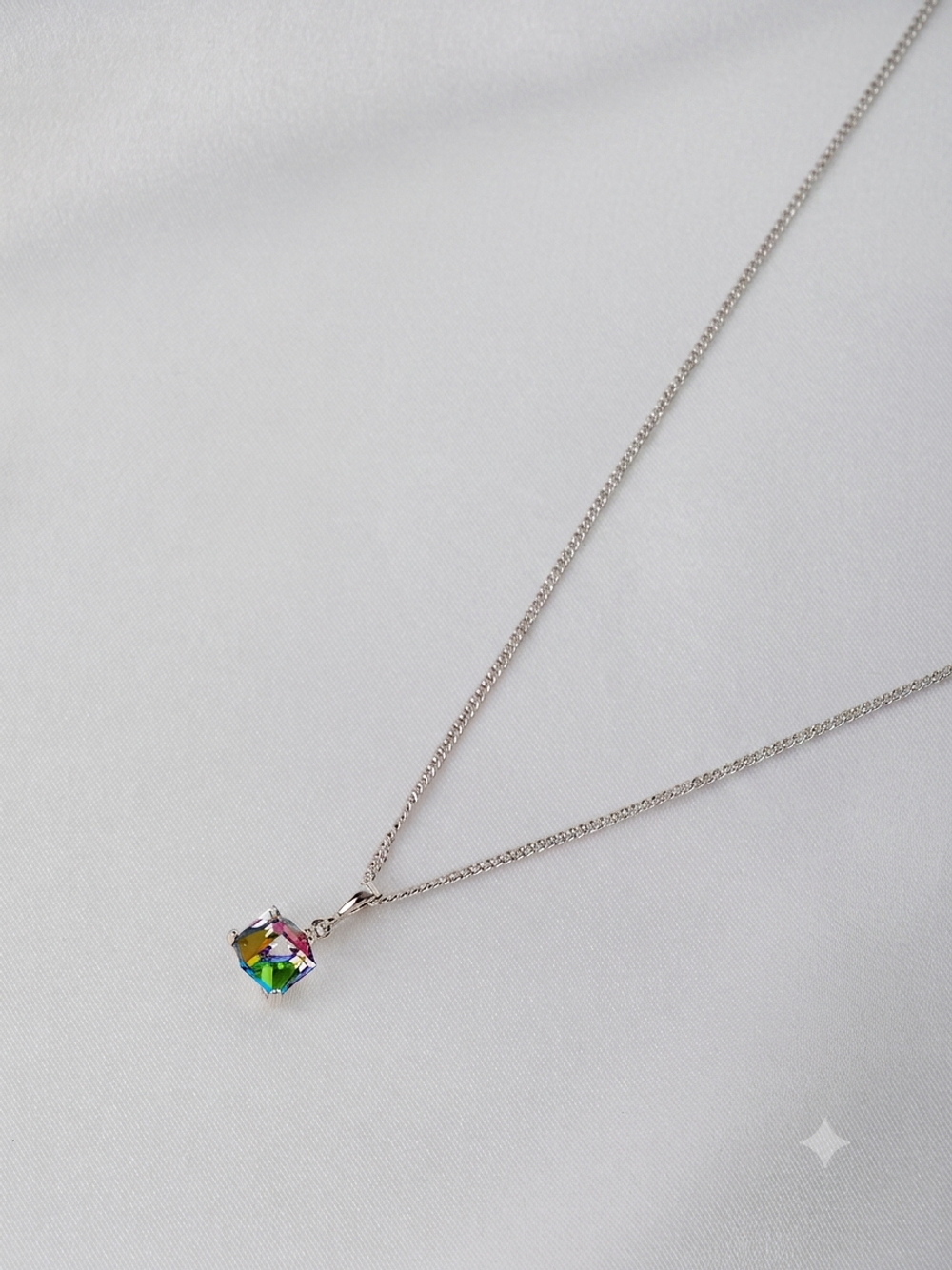 Кулон-кубик Миражи с зеленым кристаллом Swarovski