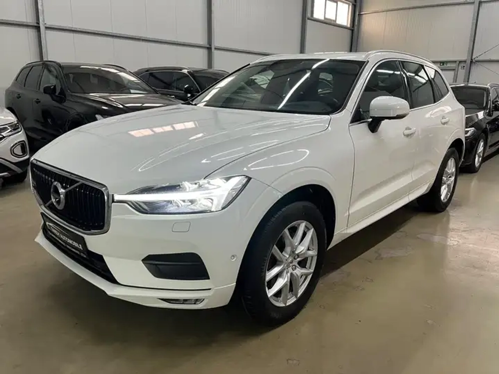Volvo XC60 Momentum Pro AWD