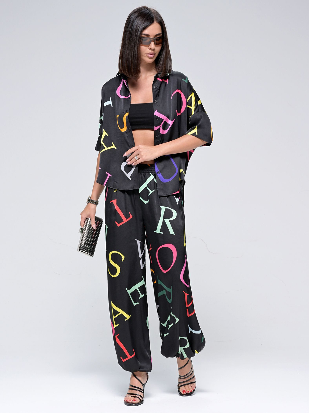 Костюм с Алладинами летний шелковый "ART SILK", 713.9062.06.03, цвет черный буквы