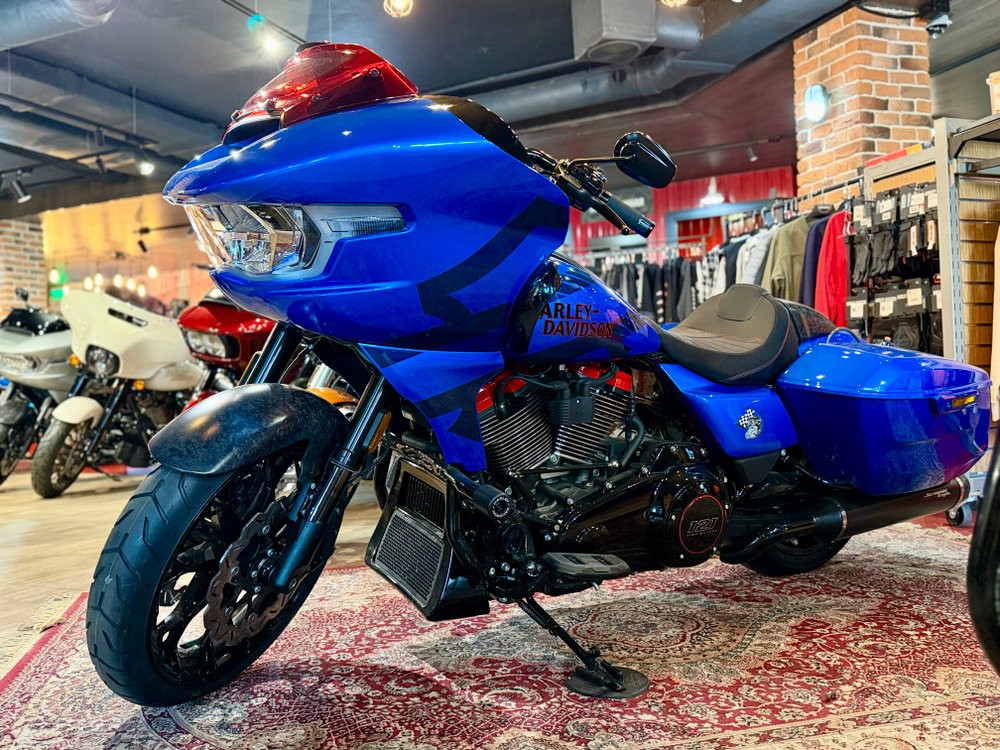 CVO Road Glide ST "Electric Coast" (2026)