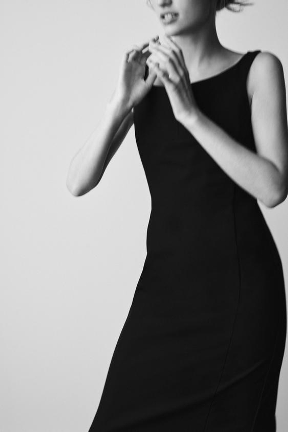 ZARA ПЛАТЬЕ МИДИ С ВЫРЕЗОМ ЛОДОЧКА, ЧЕРНЫЙ