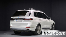 BMW X7 xDrive 40i Design Pure Excellence 7-Seater — 2025