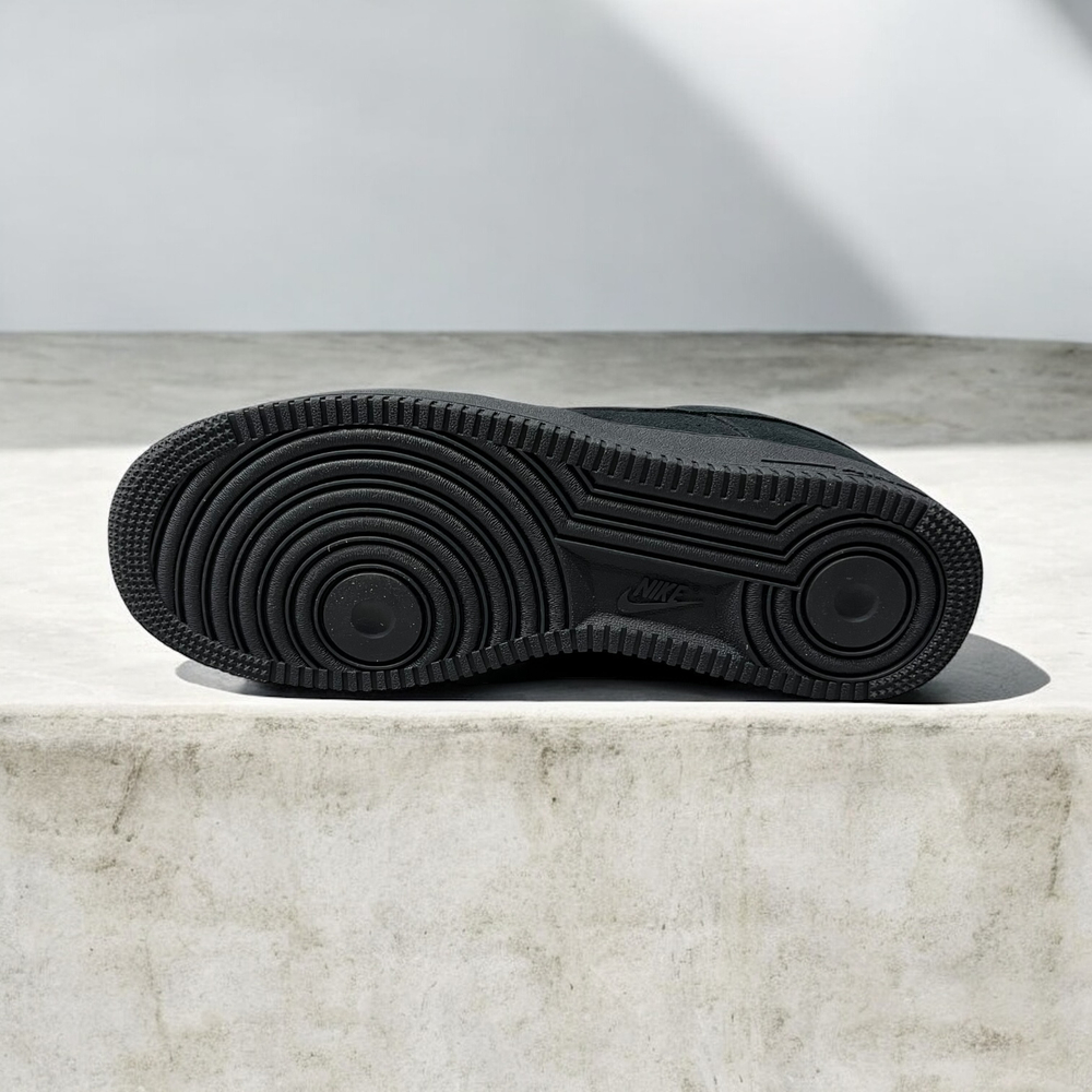 Nike Air Force 1 Low Winter • Total Black