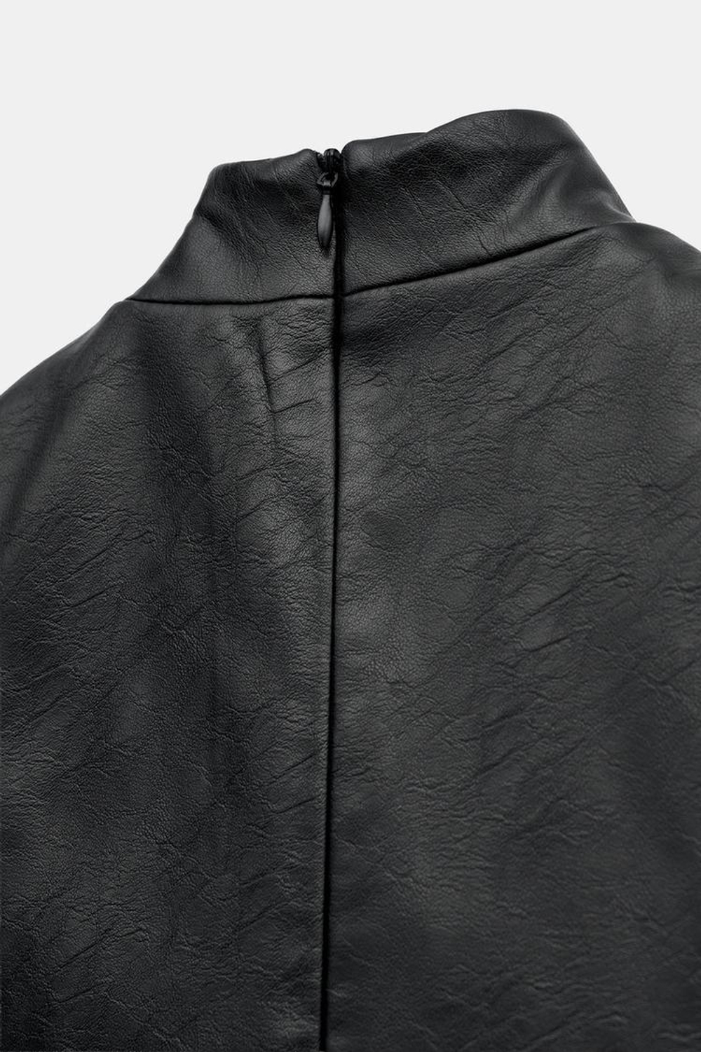 ZARA МИНИ-ПЛАТЬЕ ИЗ ИСКУССТВЕННОЙ КОЖИ, ЧЕРНЫЙ